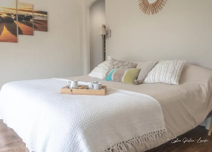 Grande De Standing Avec Piscine A En Corse Sagone (Corsica)